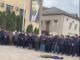 Труп Эскерхана Хумашева на площади в Ачхой-Марттане. Скрин видео: t.me/theinsider